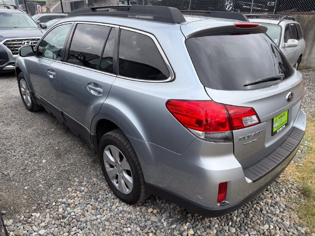 Used 2012 Subaru Outback 2.5i Premium AWD/4WD image 2