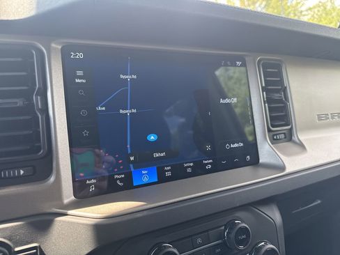 Used 2025 Ford Bronco Outer Banks AWD/4WD image 25
