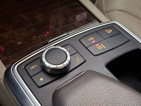 Used 2014 Mercedes-Benz GL 550 4MATIC image 39