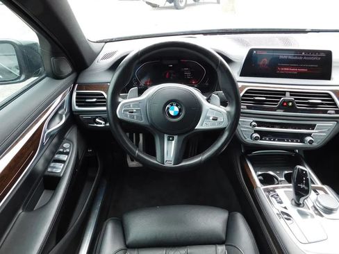 Used 2022 BMW 740i xDrive w/ M Sport Package AWD/4WD image 14