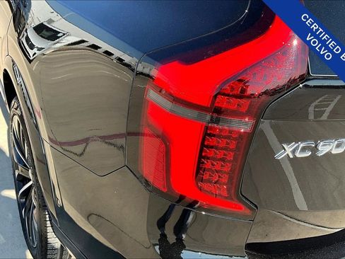 Certified 2025 Volvo XC90 B6 Plus image 41