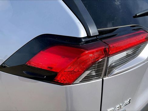 Used 2019 Toyota RAV4 XLE image 28