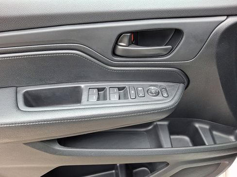 Used 2024 Honda Odyssey Sport image 13