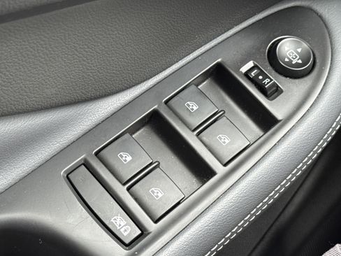 Used 2020 Buick Envision Essence image 24