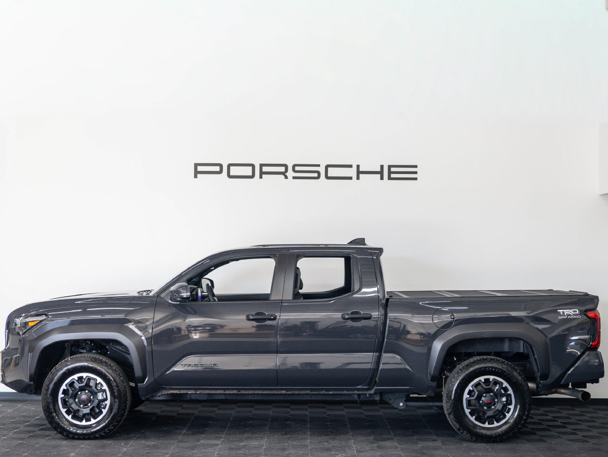Used 2025 Toyota Tacoma TRD Off-Road w/ TRD Off Road Upgrade Package AWD/4WD image 2