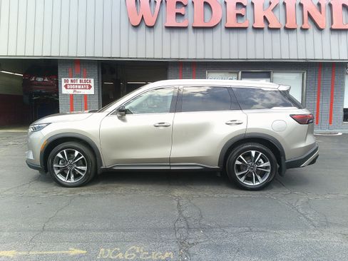 Used 2023 INFINITI QX60 Luxe w/ Performance Audio Package AWD/4WD image 2