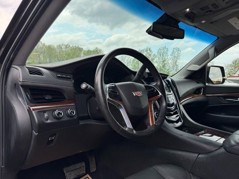Used 2016 Cadillac Escalade ESV Premium AWD/4WD image 14