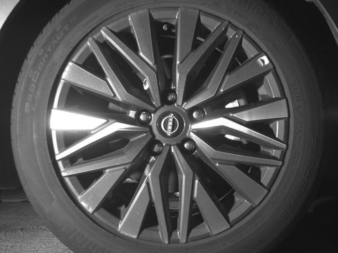 Used 2025 Nissan Altima 2.5 SV FWD image 13