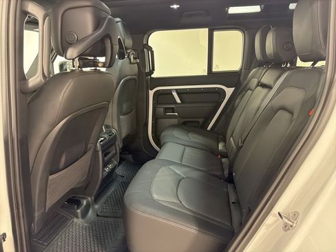 Used 2023 Land Rover Defender 110 X-Dynamic SE image 22