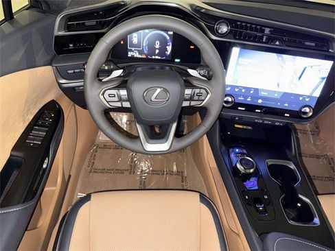 Certified 2025 Lexus RZ 300e image 4