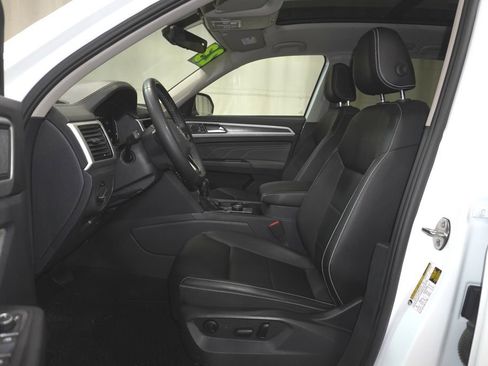 Used 2023 Volkswagen Atlas SE w/ Panoramic Sunroof Package AWD/4WD image 12