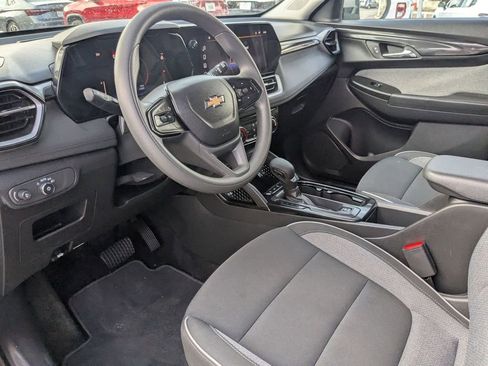 Used 2025 Chevrolet TrailBlazer LT image 13