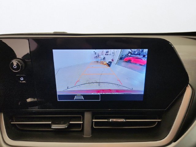 Used 2025 Chevrolet Trax RS w/ Driver Confidence Package FWD image 17