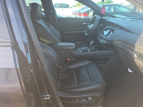 Used 2023 Cadillac XT4 Sport FWD image 13