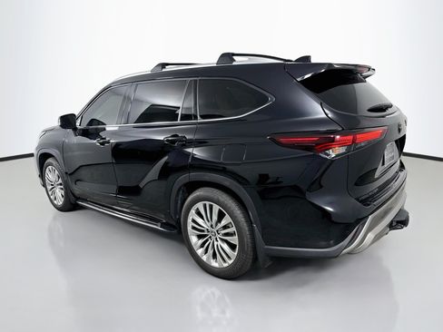 Used 2026 Toyota Highlander Platinum AWD/4WD image 5