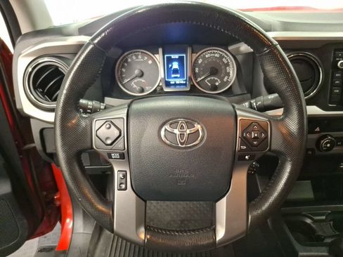 Used 2017 Toyota Tacoma SR5 w/ Tow Package AWD/4WD image 17