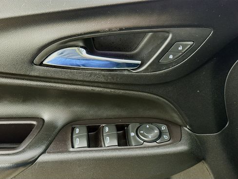 Used 2022 Chevrolet Equinox LT AWD/4WD image 19