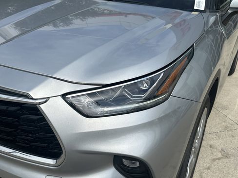 Used 2024 Toyota Highlander Limited image 11