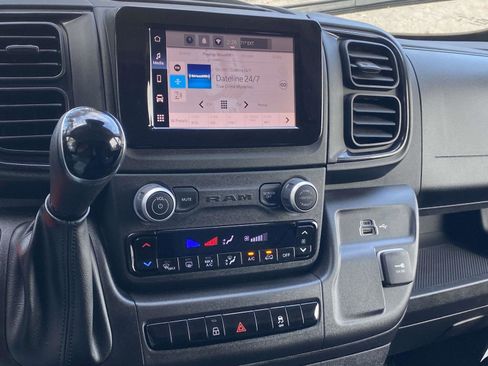 Used 2025 RAM ProMaster 3500 w/ Convenience Group image 12