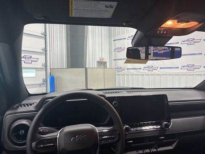 New 2025 Chevrolet Colorado Trail Boss w/ Midnight Edition