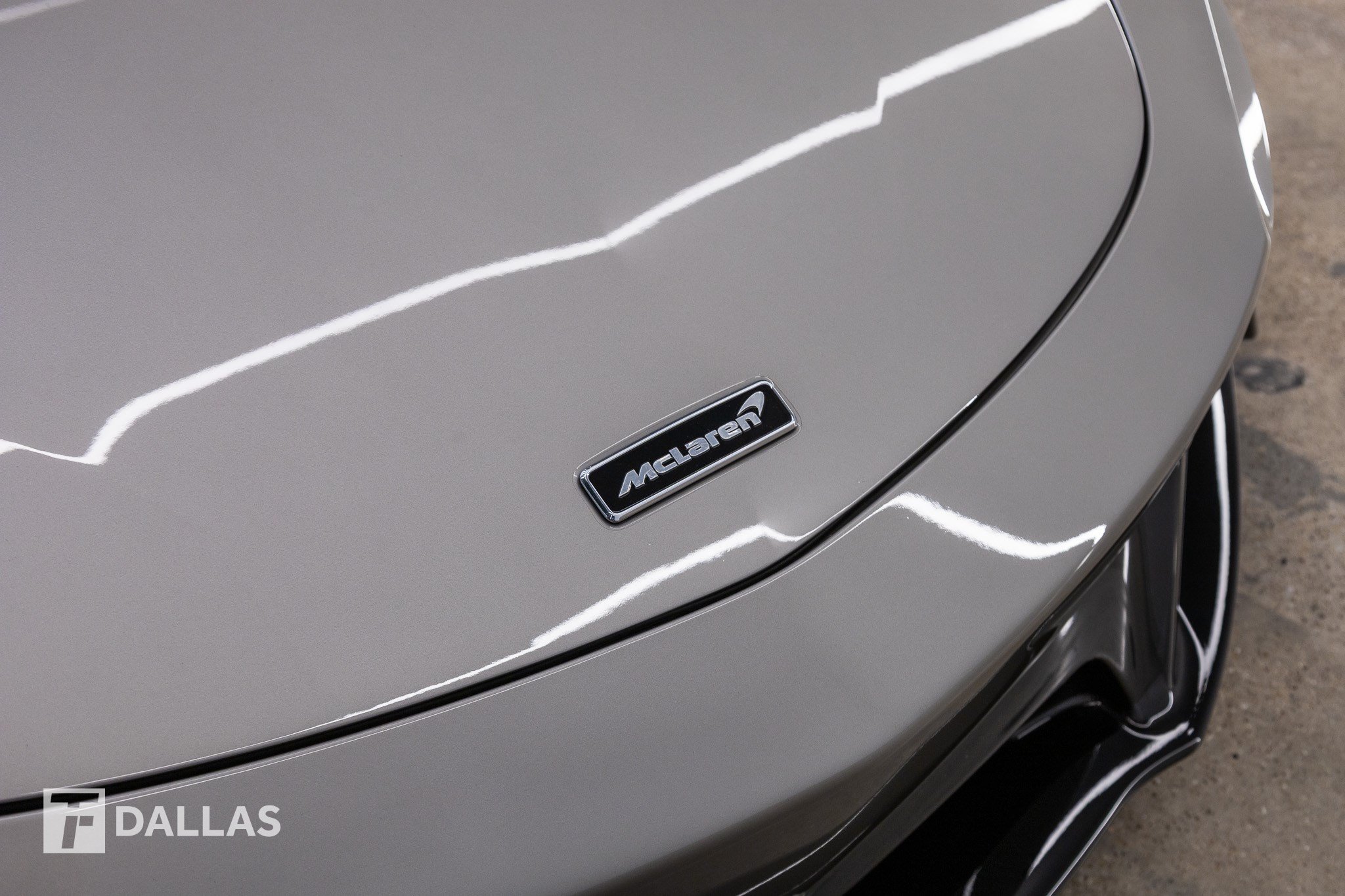 Used 2025 McLaren Artura Spider RWD image 17