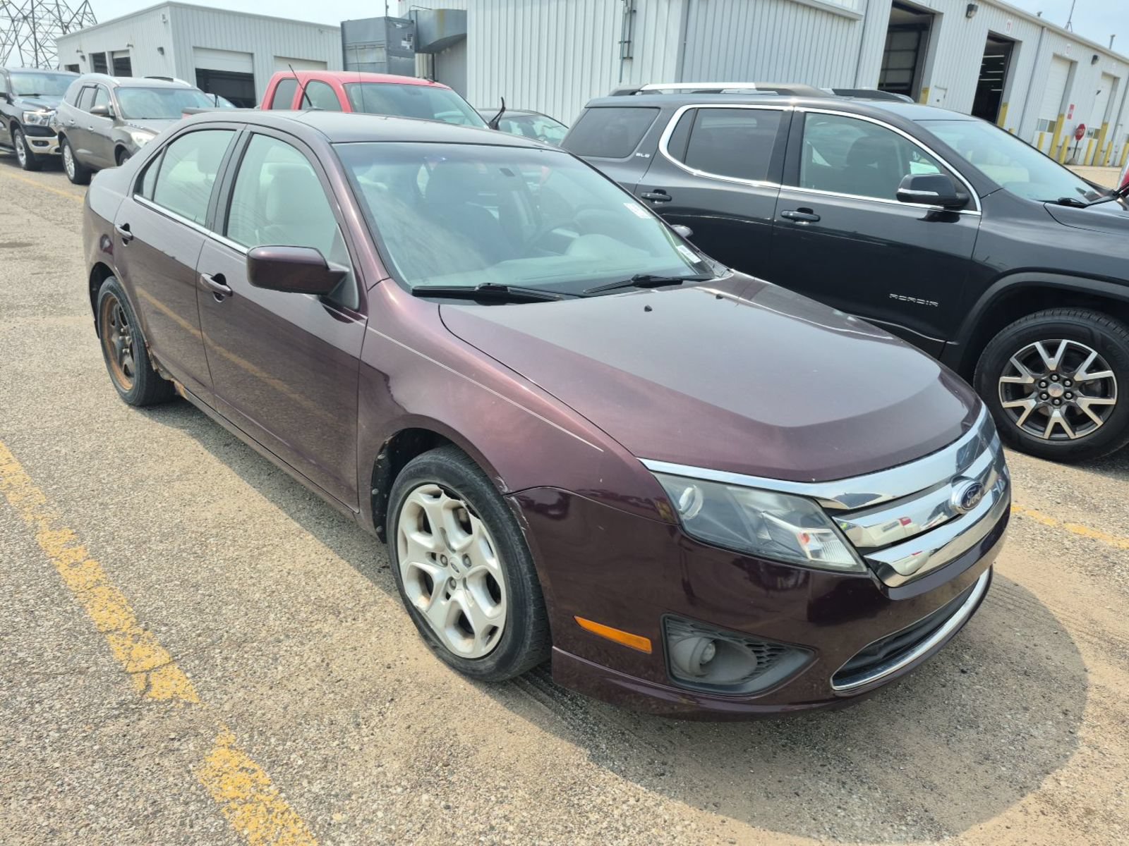 Used 2011 Ford Fusion SE FWD image 2