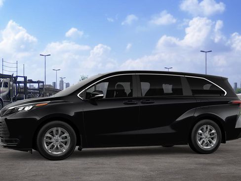 New 2026 Toyota Sienna LE AWD/4WD image 5