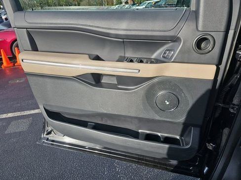 Used 2024 Ford Expedition Max Limited image 32