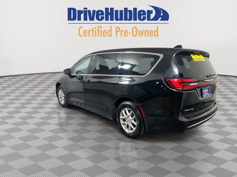 Used 2024 Chrysler Pacifica Touring-L image 6