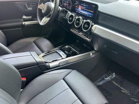 Used 2026 Mercedes-Benz GLB 250 image 33
