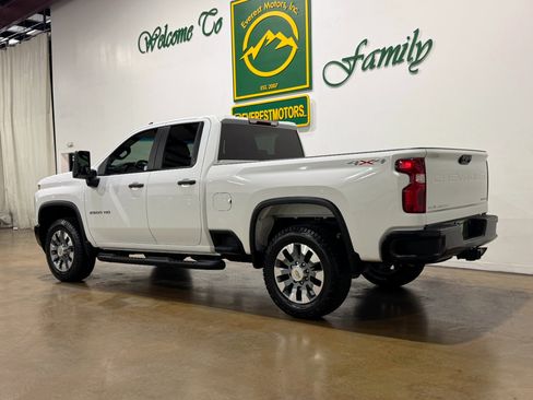 Used 2023 Chevrolet Silverado 2500 Custom w/ Custom Convenience Package image 6