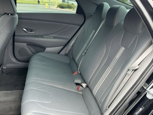 Used 2022 Hyundai Elantra SEL FWD image 14