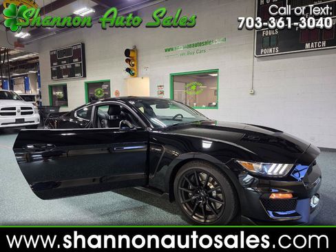 Used 2017 Ford Mustang Shelby GT350 RWD image 1