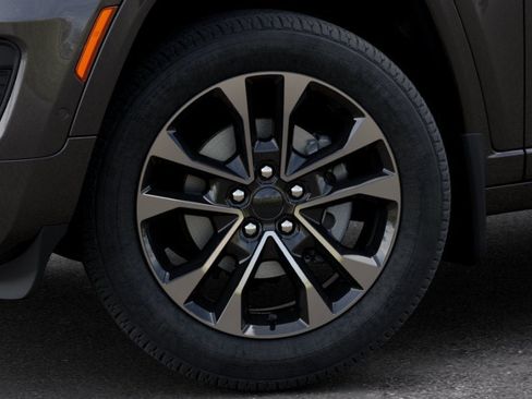 New 2025 Jeep Grand Cherokee L Overland w/ Advanced Protech Group III AWD/4WD image 36