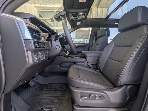 New 2026 GMC Yukon Denali w/ Advanced Technology Package AWD/4WD image 14