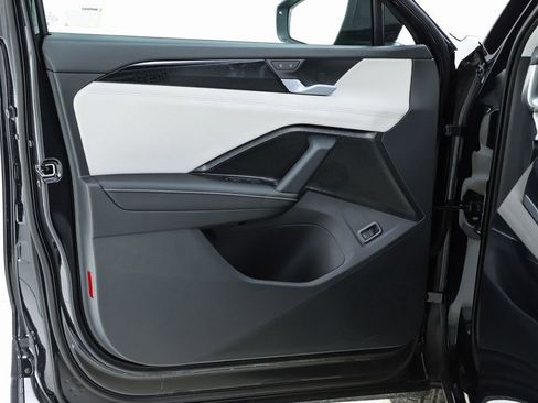 New 2026 Volkswagen Tiguan SE image 18