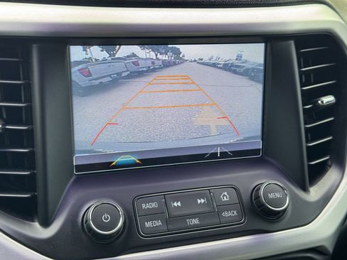 Used 2017 GMC Acadia SLT FWD image 16
