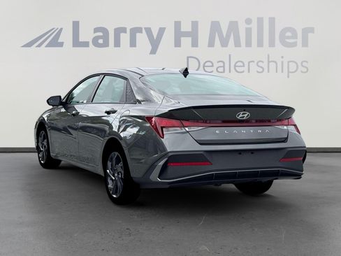 New 2026 Hyundai Elantra SEL Sport FWD image 5