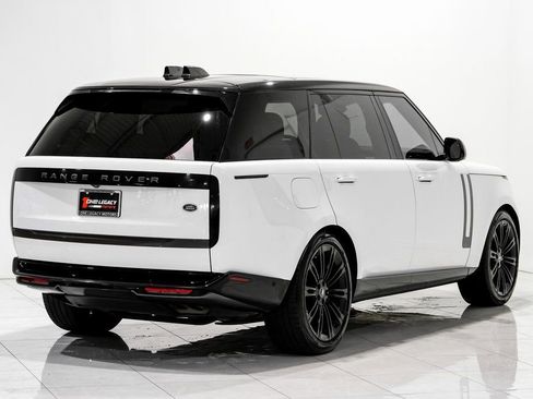 Used 2022 Land Rover Range Rover Long Wheelbase SE image 4