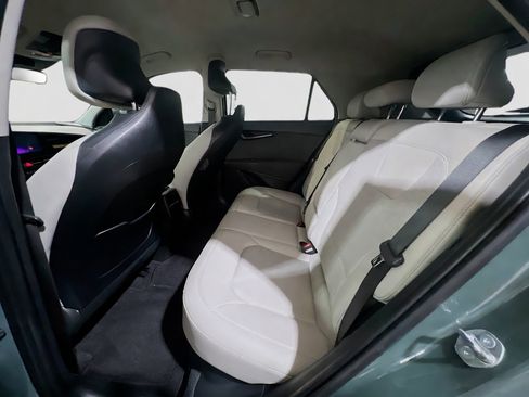 Used 2025 Kia Niro EX FWD image 17