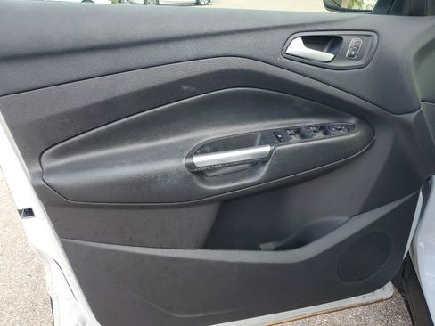 Used 2017 Ford Escape SE w/ Equipment Group 201A image 25