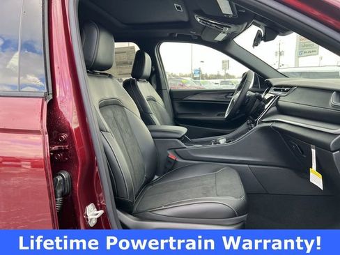 New 2025 Jeep Grand Cherokee Laredo image 19