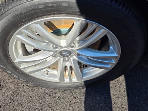 Used 2015 INFINITI Q40 AWD w/ Navigation Package image 11