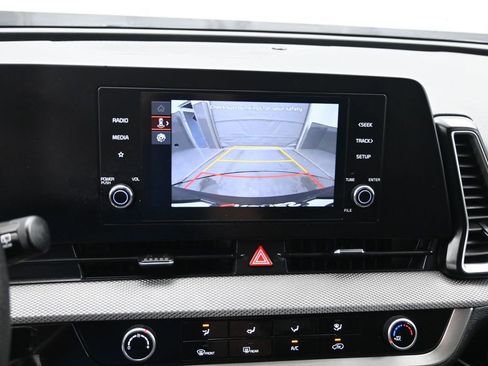 Used 2025 Kia Sportage LX AWD/4WD image 16