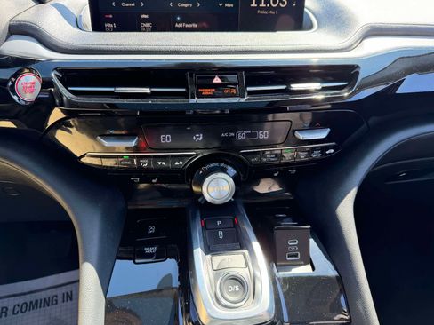 Used 2023 Acura MDX SH-AWD image 24