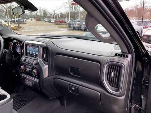 Used 2022 Chevrolet Silverado 1500 LT image 13