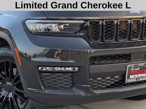 Used 2023 Jeep Grand Cherokee L Limited AWD/4WD image 3