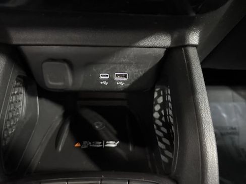 Used 2024 Chevrolet TrailBlazer RS w/ Convenience Package FWD image 22