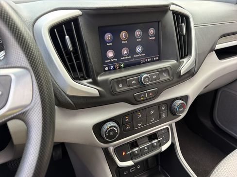 Used 2024 GMC Terrain SLE FWD image 24