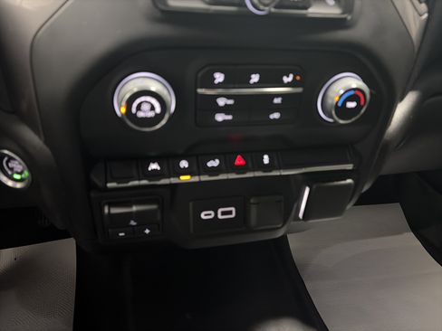 Used 2023 Chevrolet Silverado 1500 Custom image 20